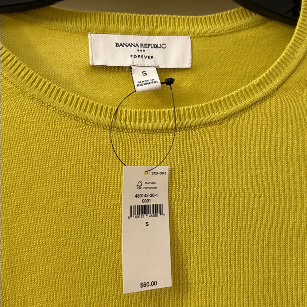 NEW Banana Republic 
Forever Crew Neck Sweater GL
Yellow - Picture 7 of 7